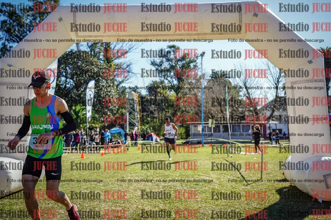 Fotos de la llegada del cross de 8000 m
