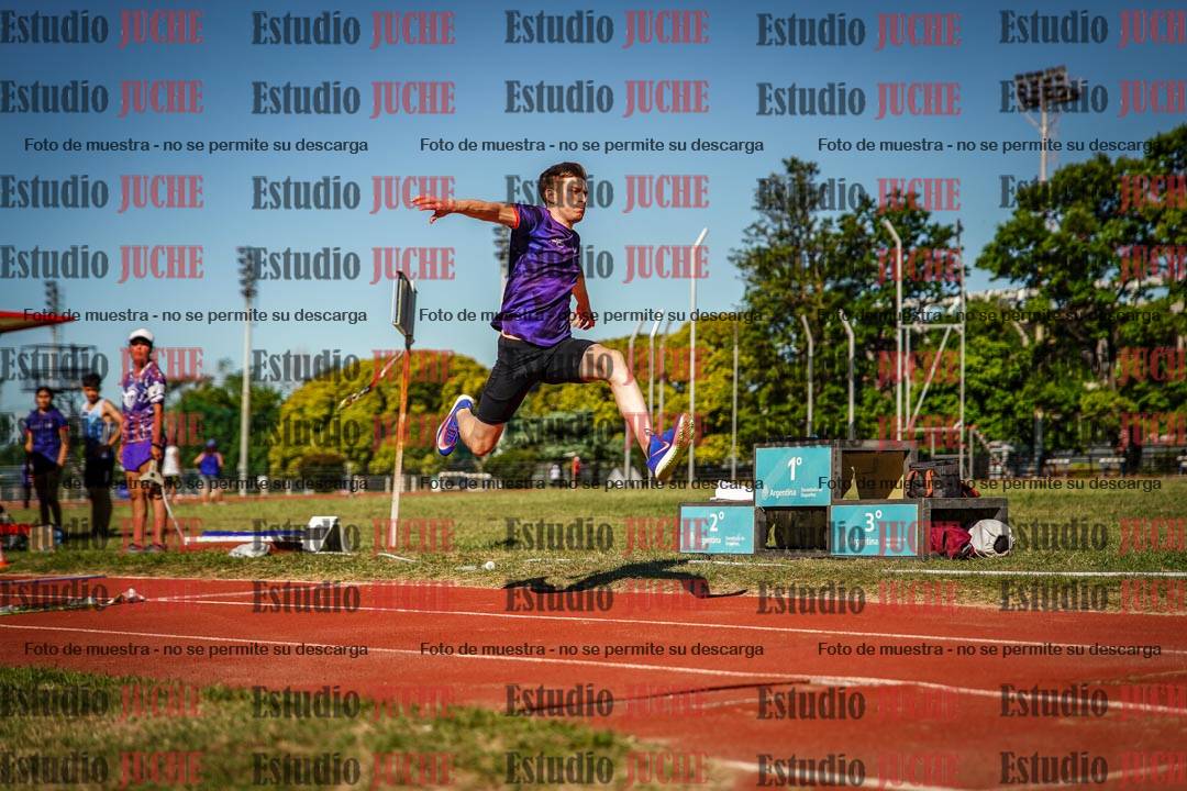 Fotos del salto triple de mujeres y varones - tablas de 8 - 11 - 13