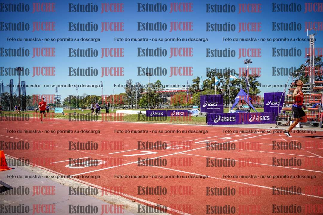 Fotos de los 400 m llanos de varones