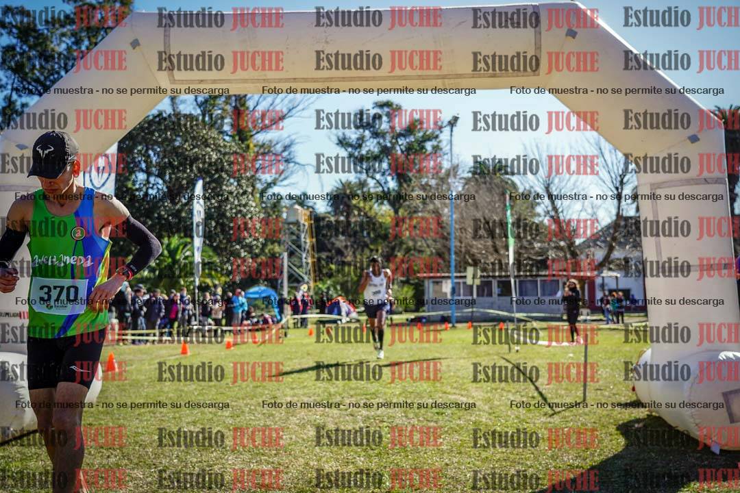 Fotos de la llegada del cross de 8000 m