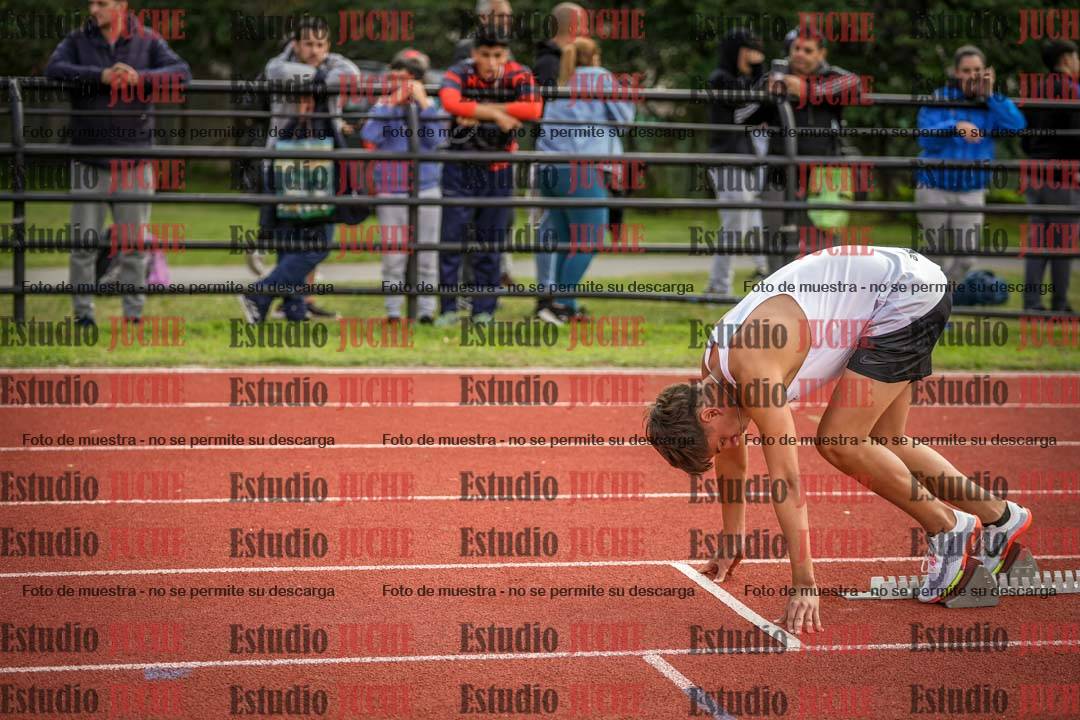Fotos de los 400 m llanos de varones