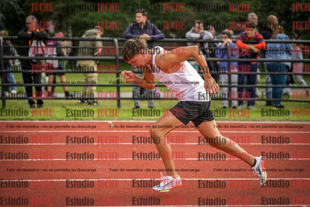 Fotos de los 400 m llanos de varones