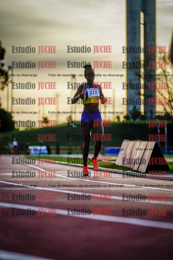 Fotos de los relevos 4x400 m de mujeres