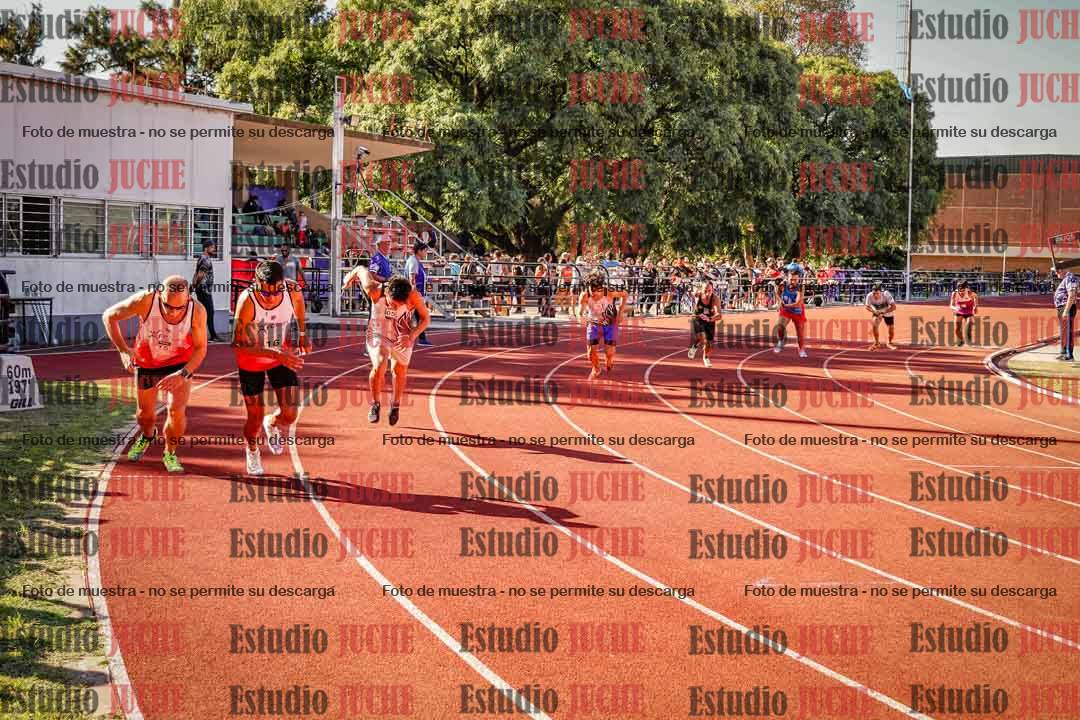 Fotos de los 800 m llanos de varones