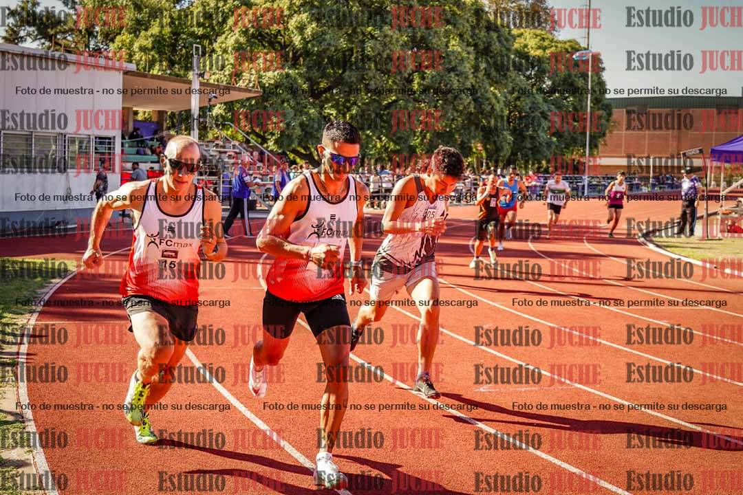 Fotos de los 800 m llanos de varones