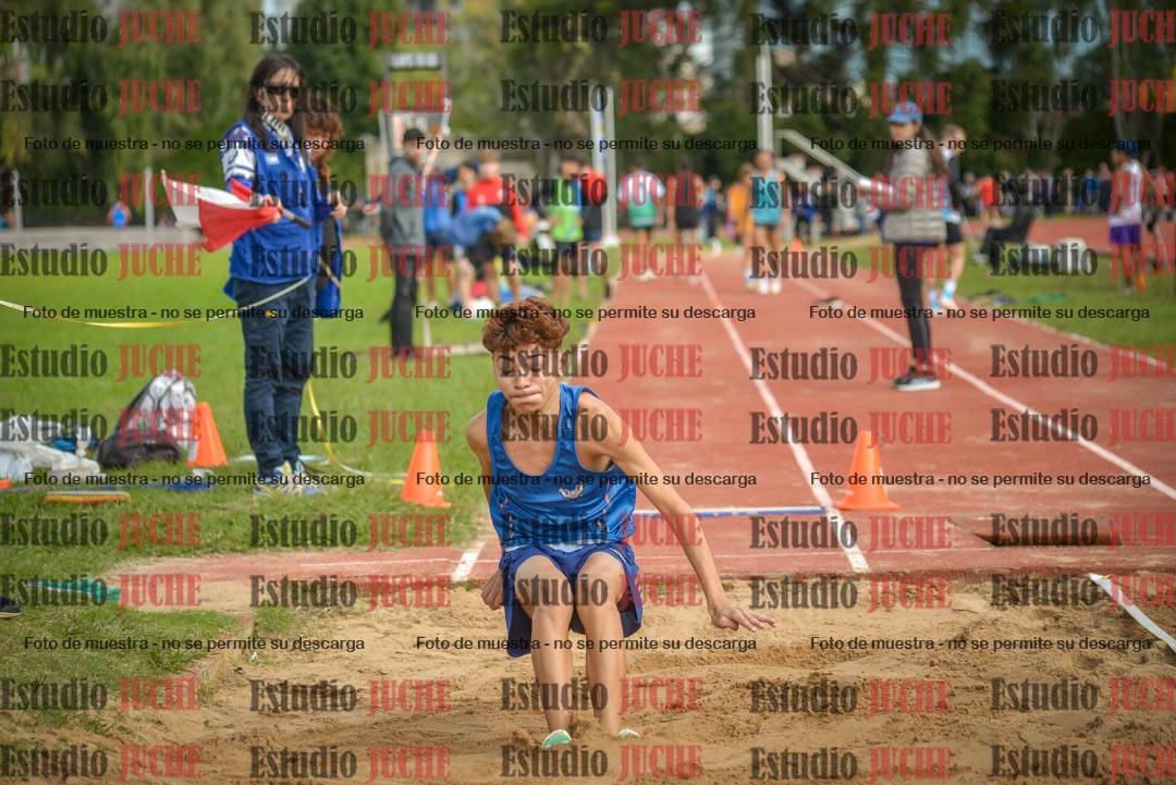 Fotos del salto en largo - varones U16