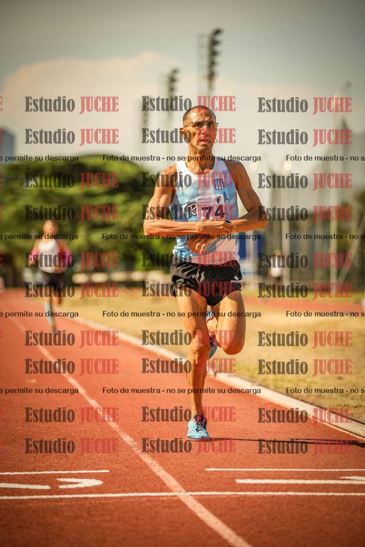 Fotos de los 800 m llanos de varones