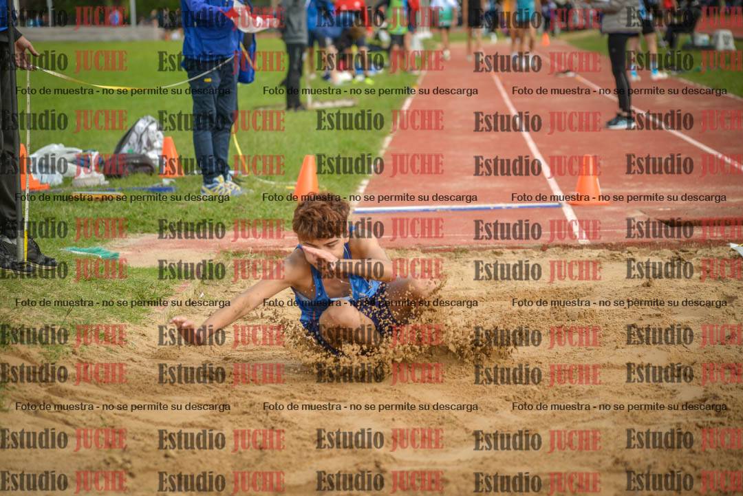Fotos del salto en largo - varones U16