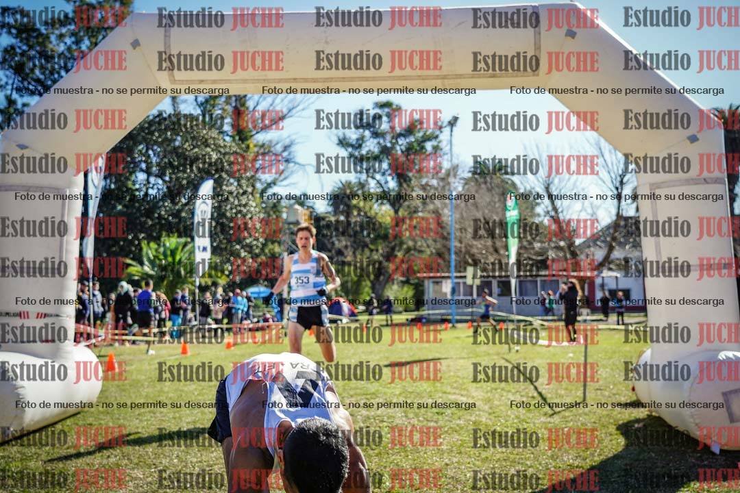 Fotos de la llegada del cross de 8000 m