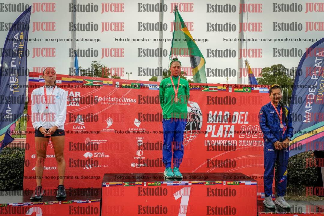 Fotos de algunos extras y podios del día 1