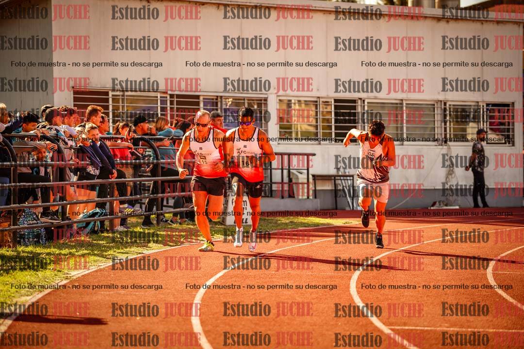 Fotos de los 800 m llanos de varones