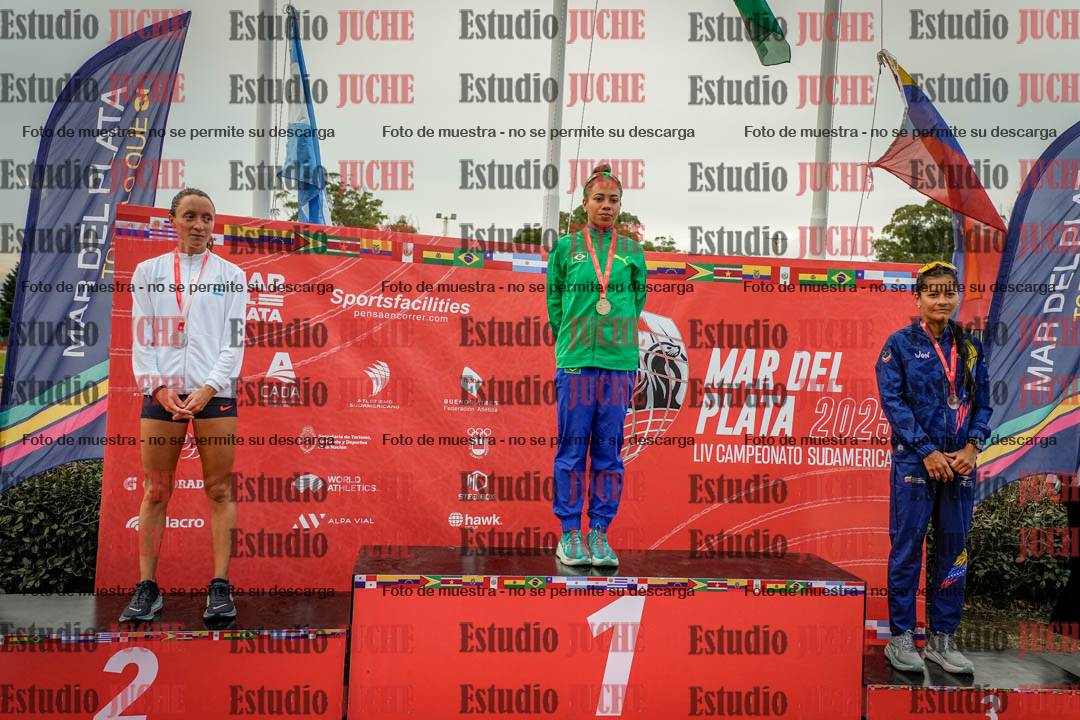 Fotos de algunos extras y podios del día 1