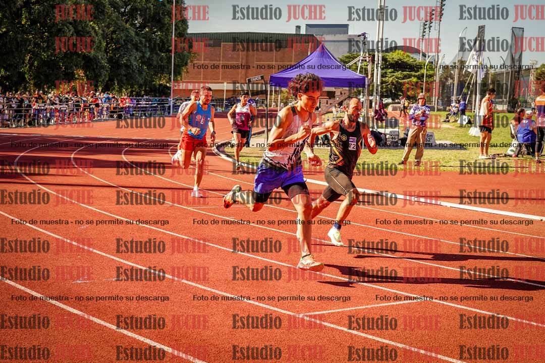 Fotos de los 800 m llanos de varones