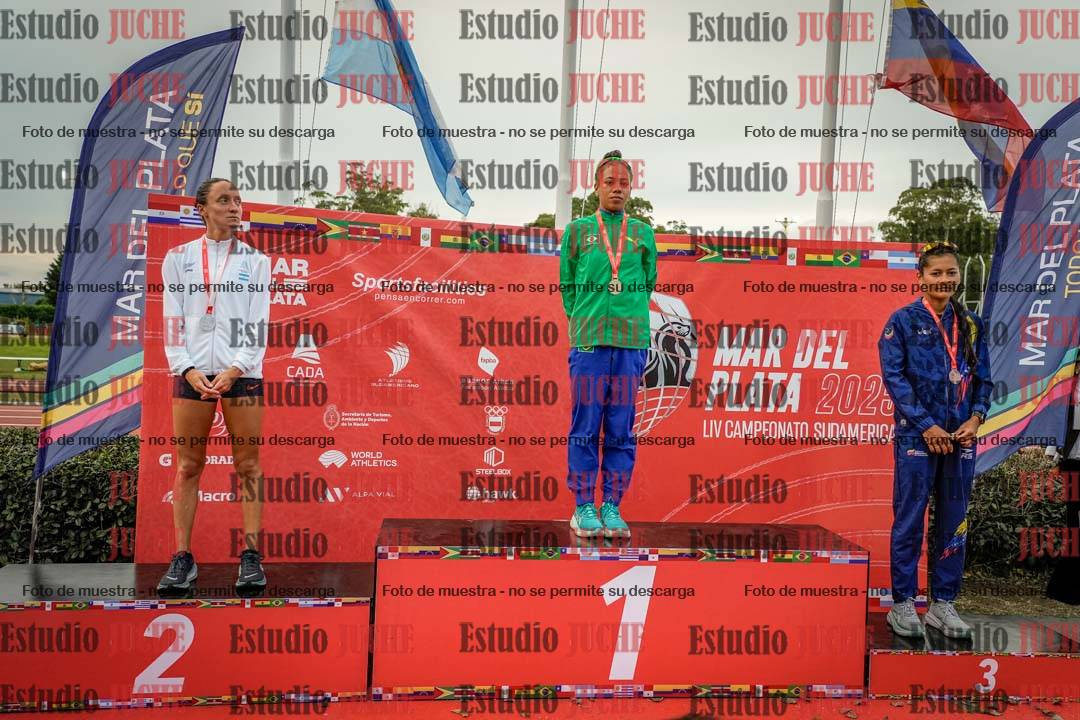 Fotos de algunos extras y podios del día 1
