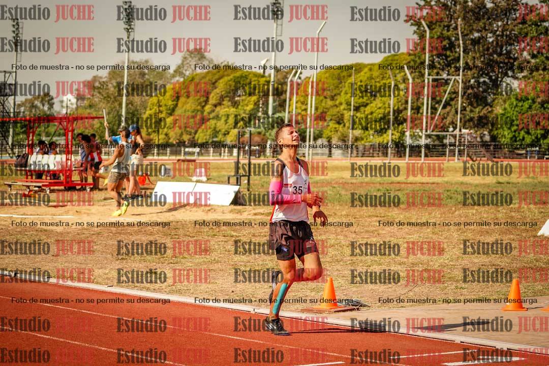 Fotos de los 800 m llanos de varones