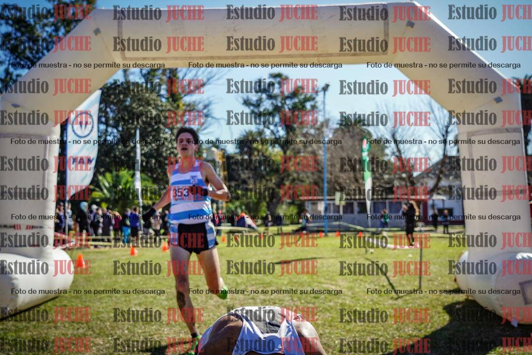 Fotos de la llegada del cross de 8000 m