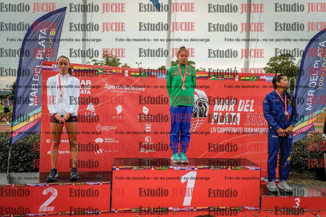 Fotos de algunos extras y podios del día 1