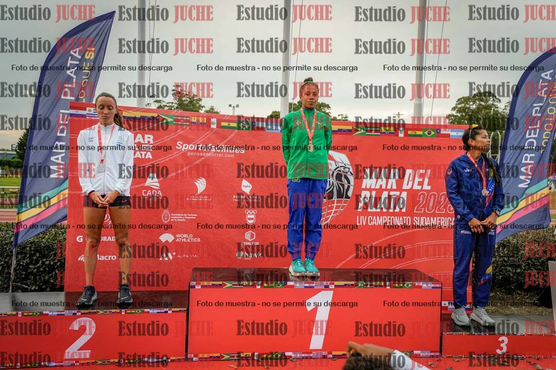 Fotos de algunos extras y podios del día 1