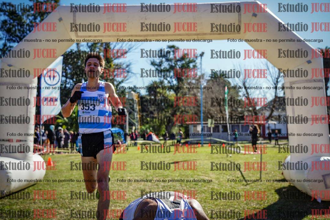 Fotos de la llegada del cross de 8000 m