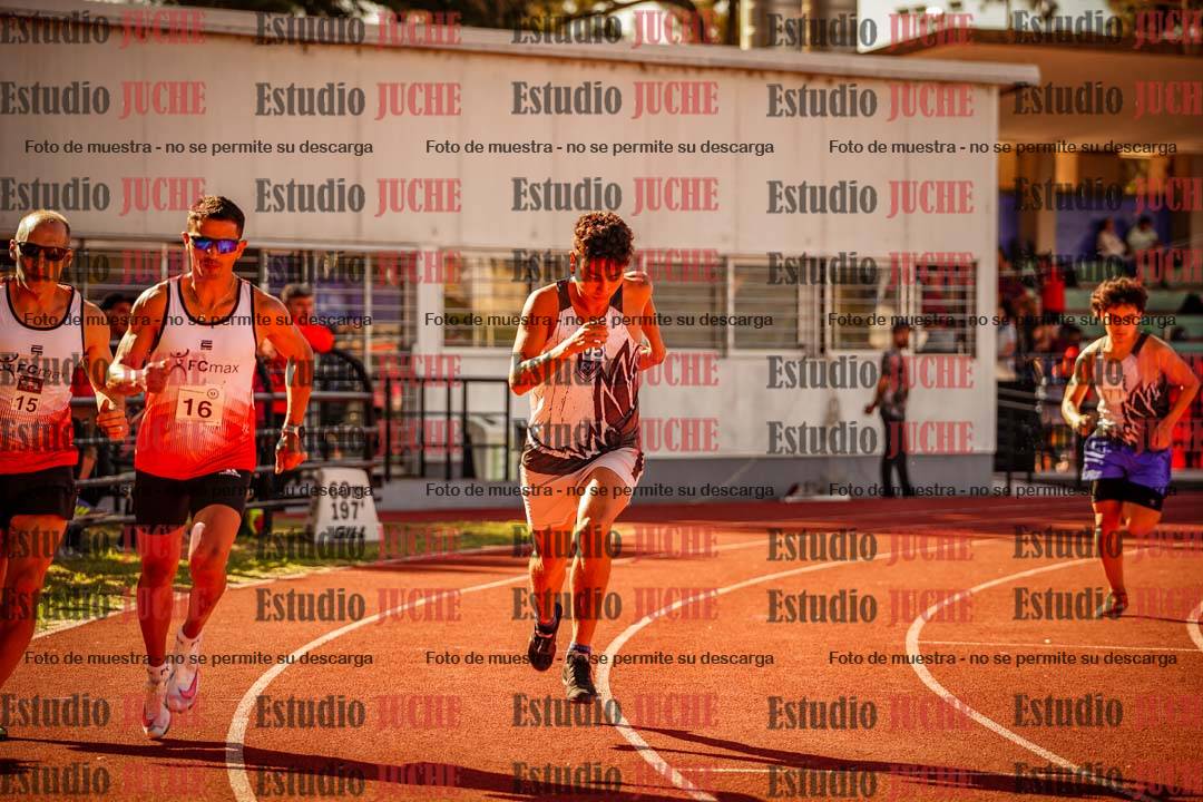 Fotos de los 800 m llanos de varones