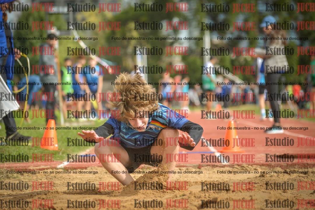 Fotos del salto en largo - varones U16