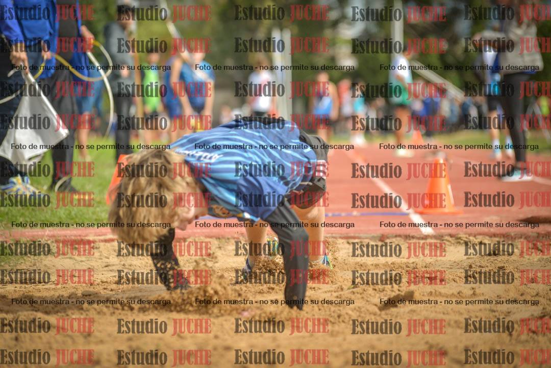 Fotos del salto en largo - varones U16
