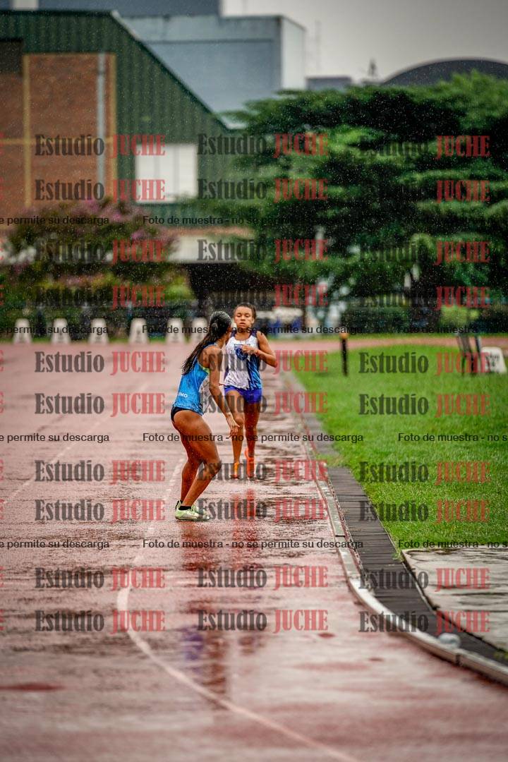 Fotos de las postas 4x400 m de mujeres