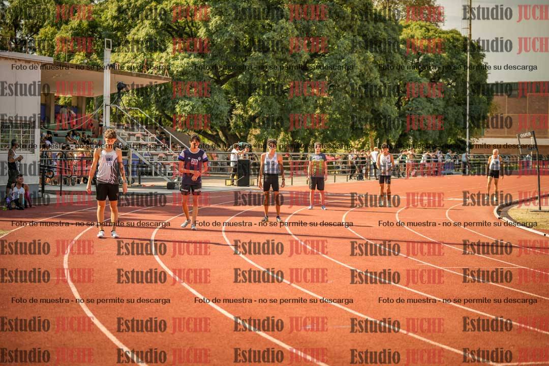Fotos de los 800 m llanos de varones