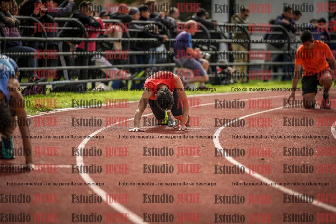 Fotos de los 400 m llanos de varones
