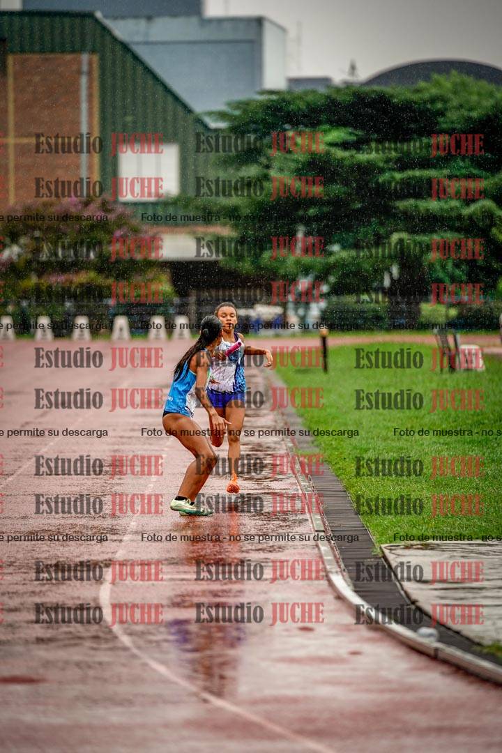 Fotos de las postas 4x400 m de mujeres