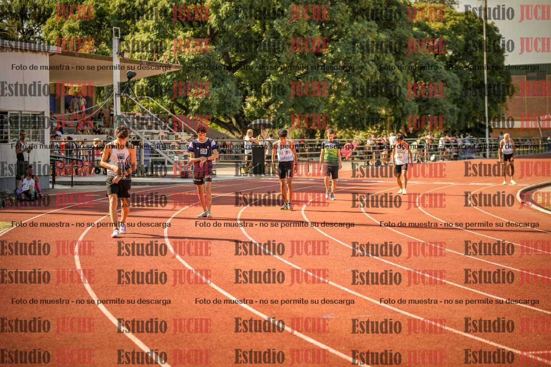Fotos de los 800 m llanos de varones