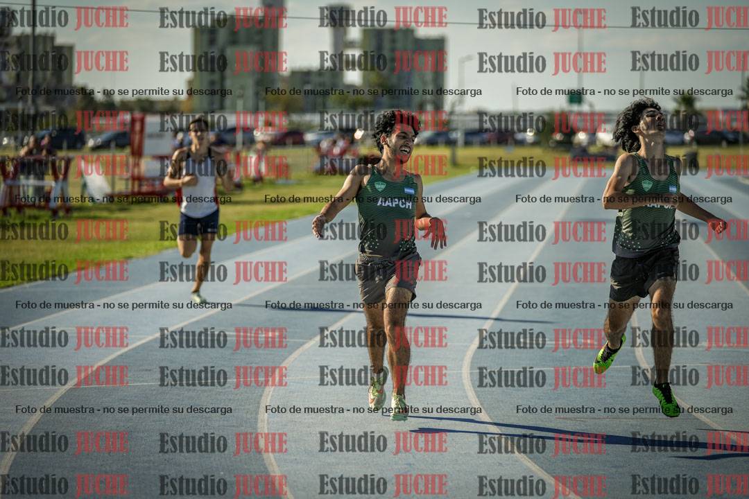 Fotos de los 400 m llanos de varones