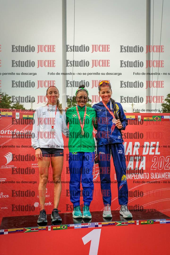 Fotos de algunos extras y podios del día 1