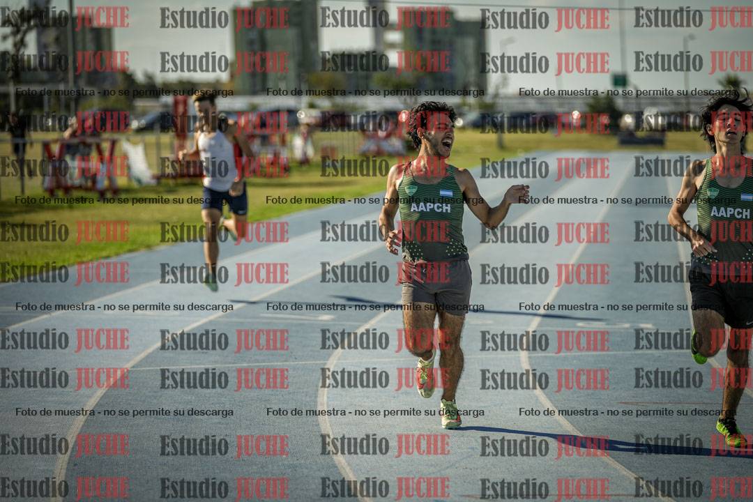 Fotos de los 400 m llanos de varones
