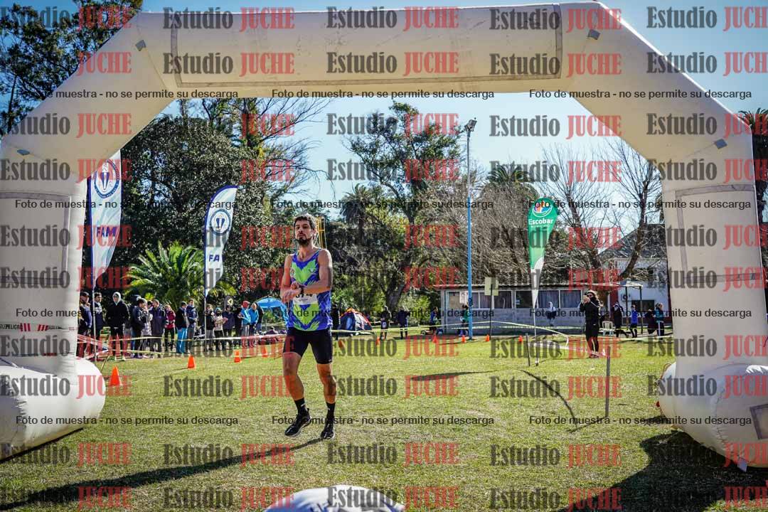Fotos de la llegada del cross de 8000 m