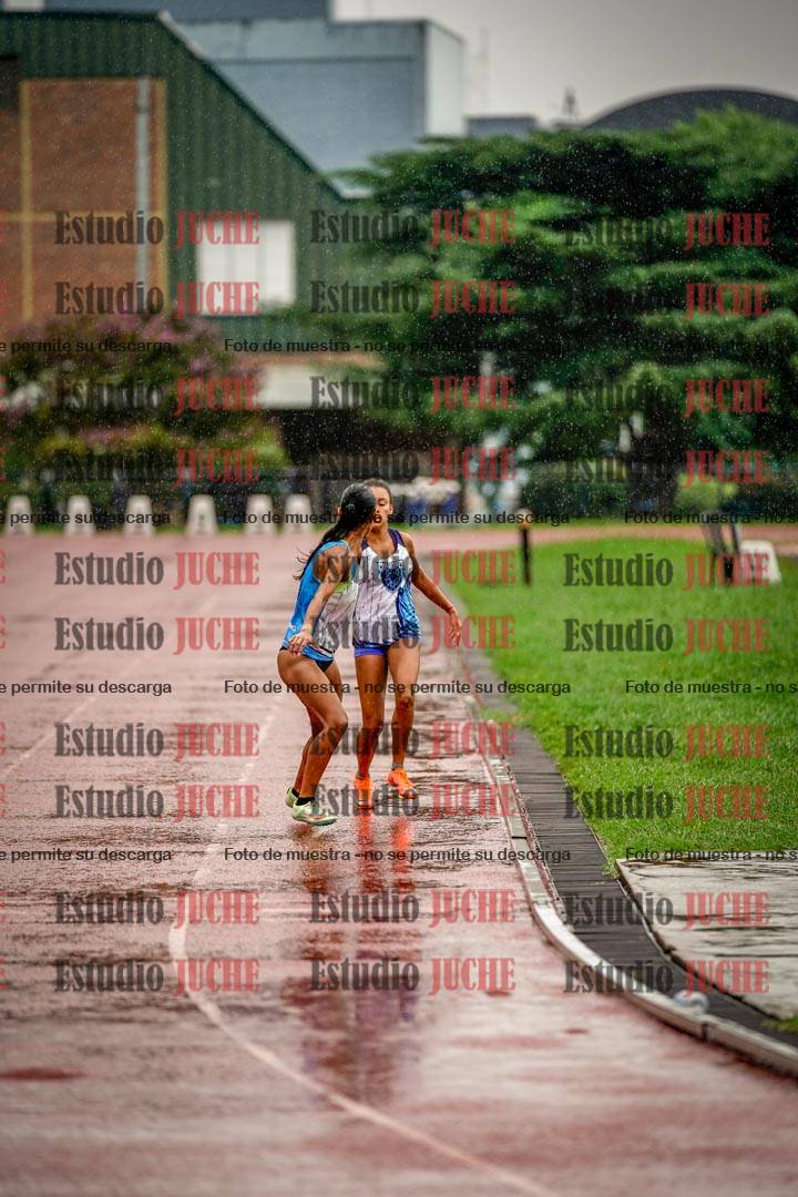 Fotos de las postas 4x400 m de mujeres