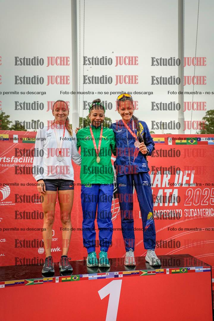 Fotos de algunos extras y podios del día 1