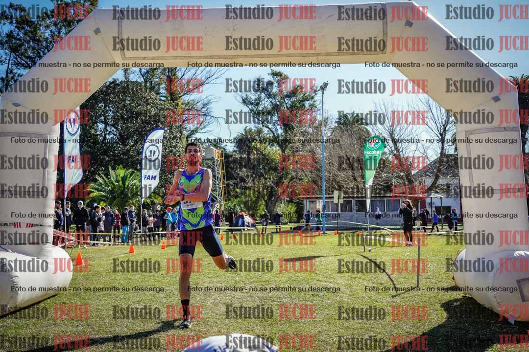 Fotos de la llegada del cross de 8000 m