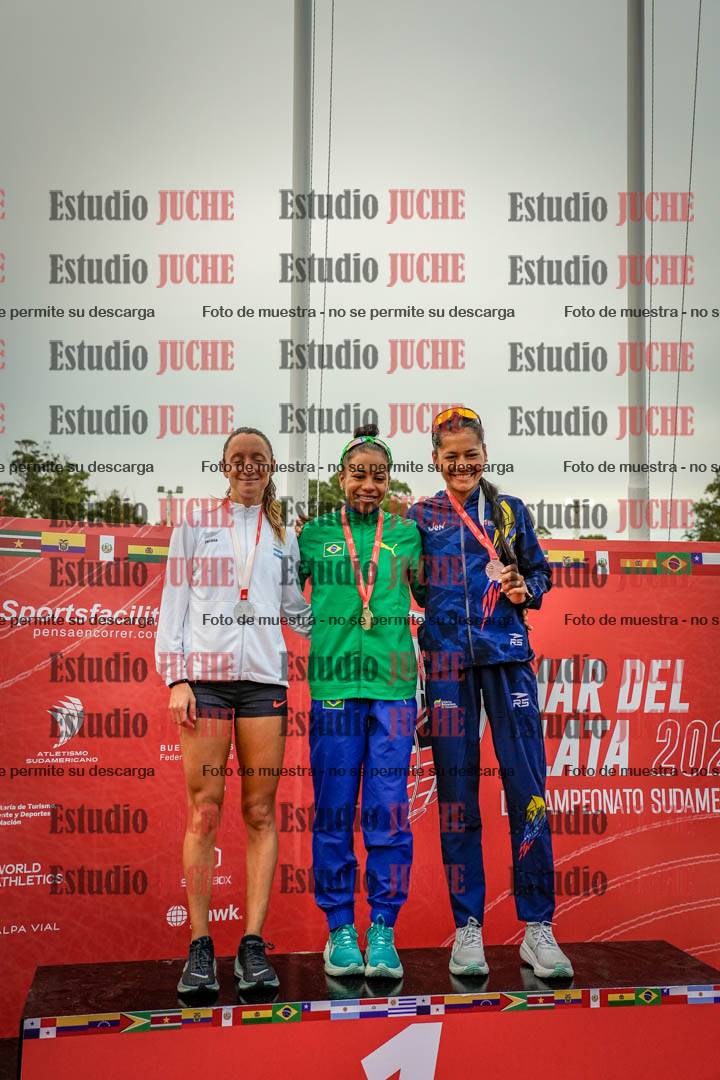 Fotos de algunos extras y podios del día 1
