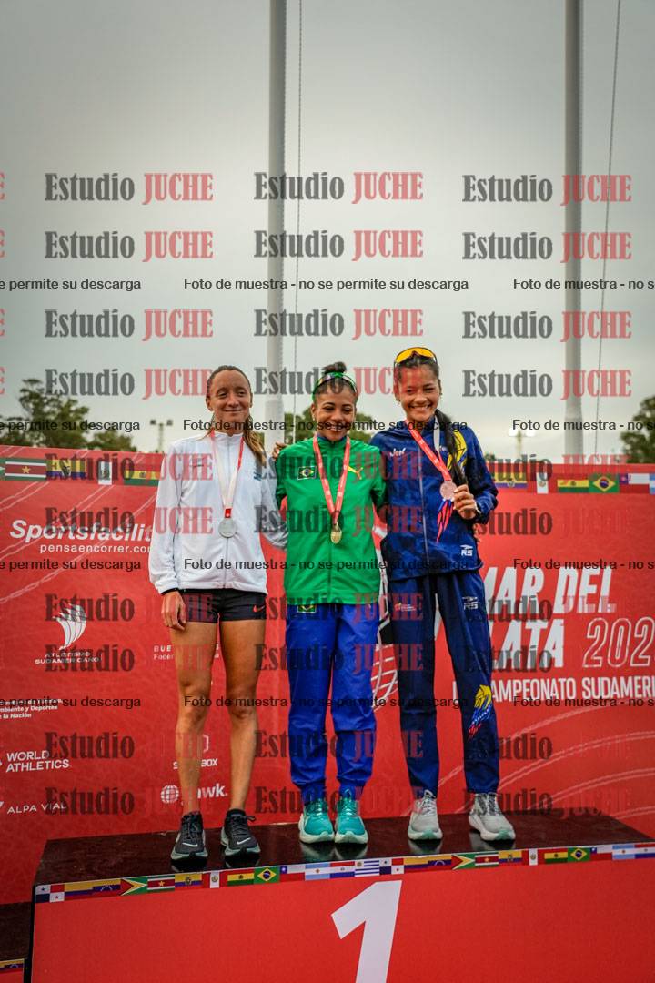 Fotos de algunos extras y podios del día 1