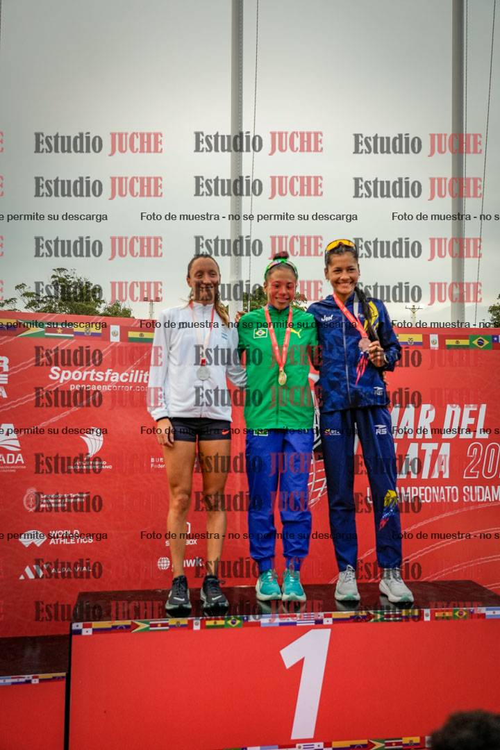 Fotos de algunos extras y podios del día 1