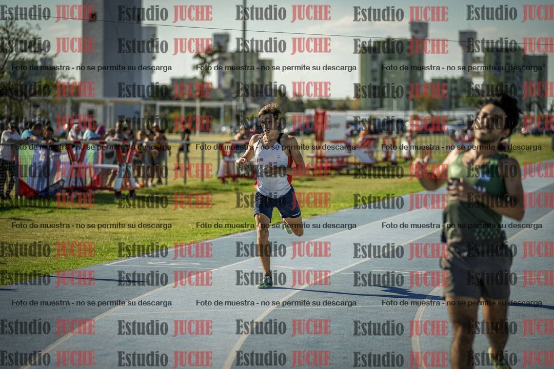 Fotos de los 400 m llanos de varones