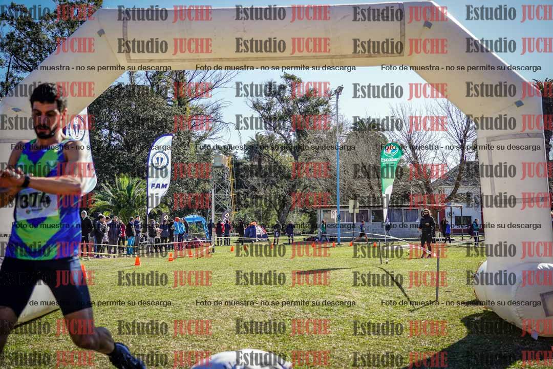 Fotos de la llegada del cross de 8000 m