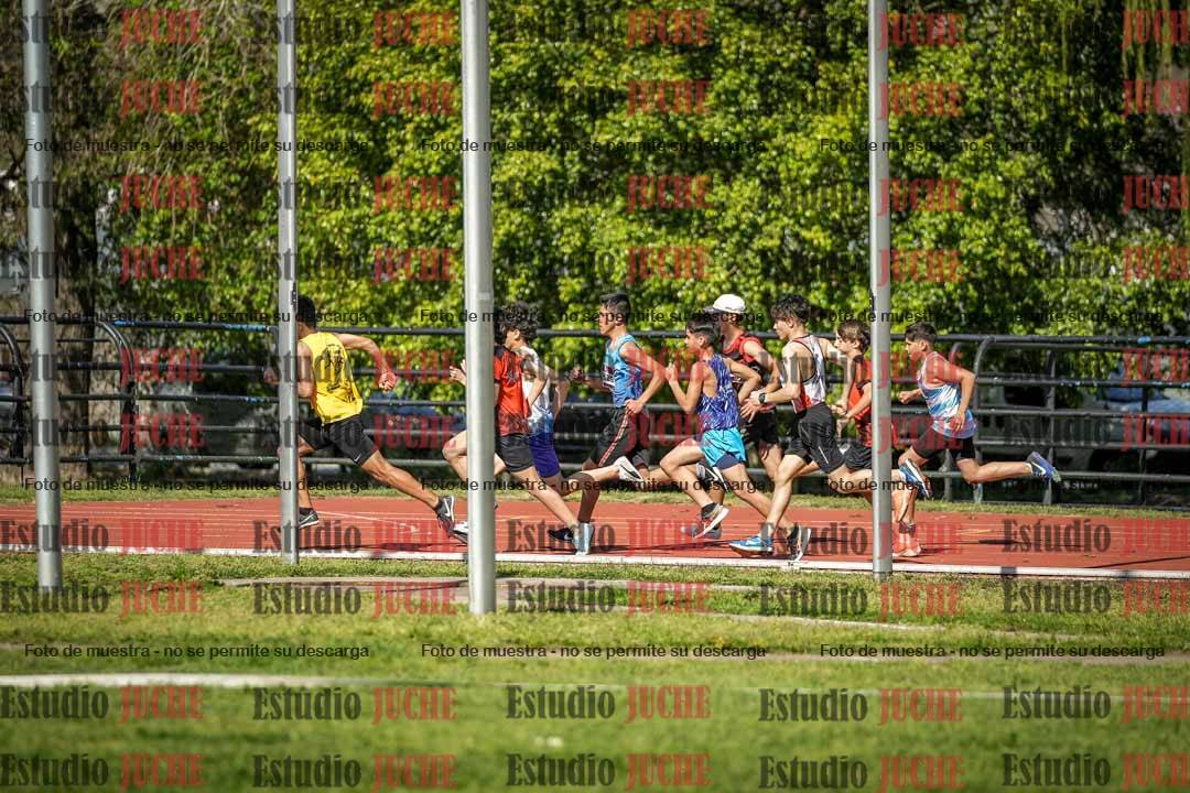 Fotos de los 600 m llanos de varones