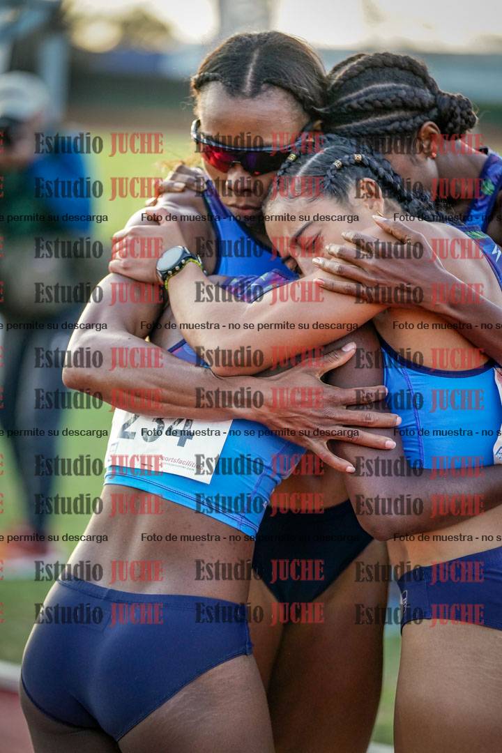 Fotos de algunos extras y podios del día 3