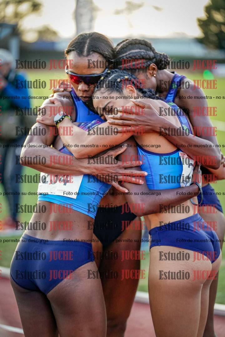 Fotos de algunos extras y podios del día 3