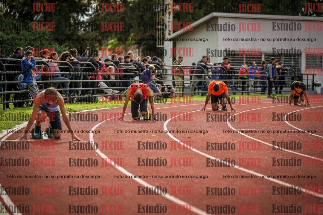 Fotos de los 400 m llanos de varones