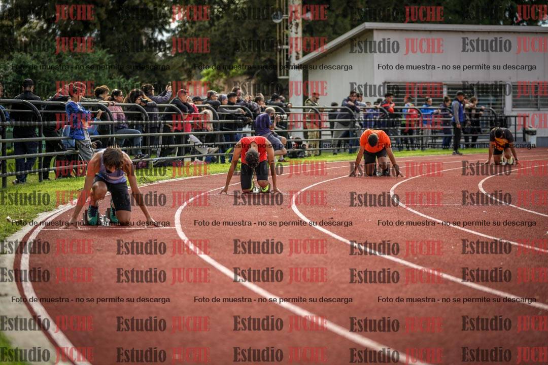Fotos de los 400 m llanos de varones
