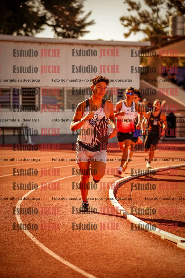 Fotos de los 800 m llanos de varones