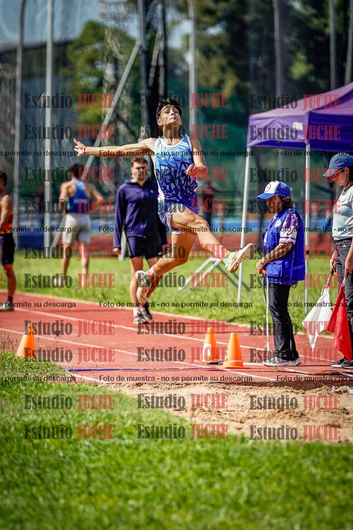 Fotos del salto en largo de varones